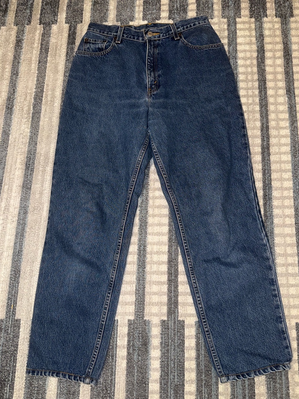 Vintage Levi's Women’s Y2K Mom Jeans 550 Dark Blue Relaxed Fit Size 10L